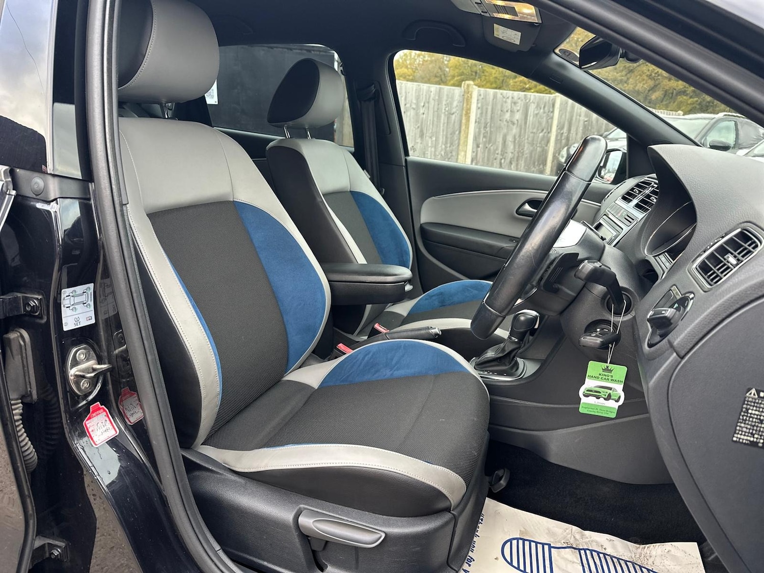 Used Volkswagen Polo 2015 for sale - 76641429: Photo 15