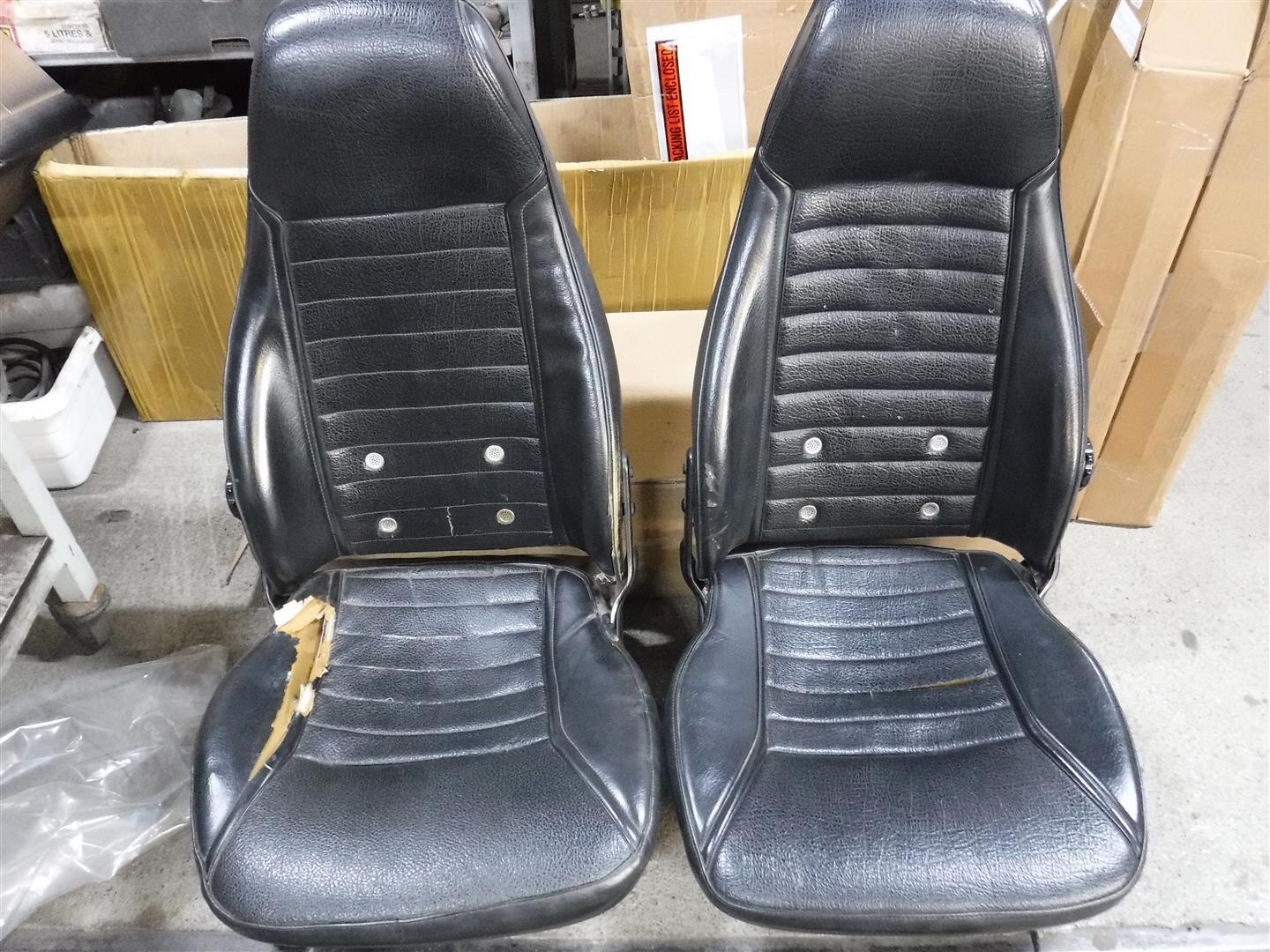 datsun 240z seats