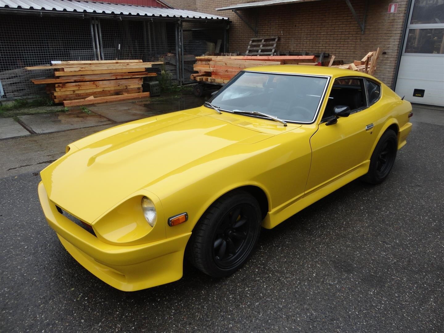 1970 Datsun 240 Z Bright Yellow for Sale | CCFS