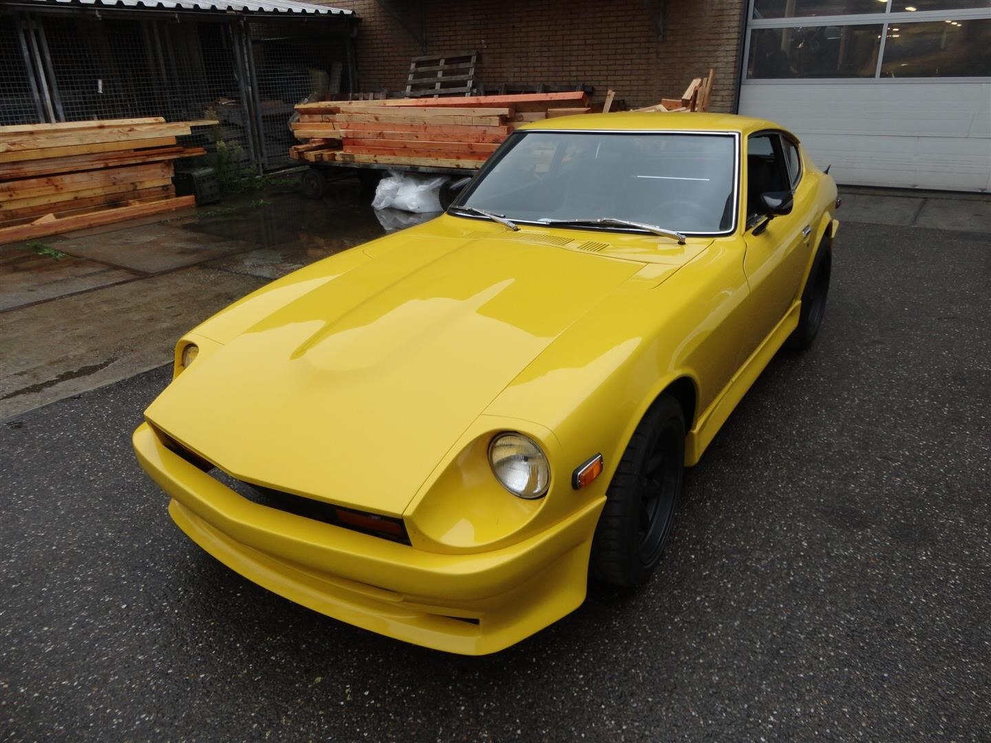 1970 Datsun 240 Z Bright Yellow for Sale | CCFS