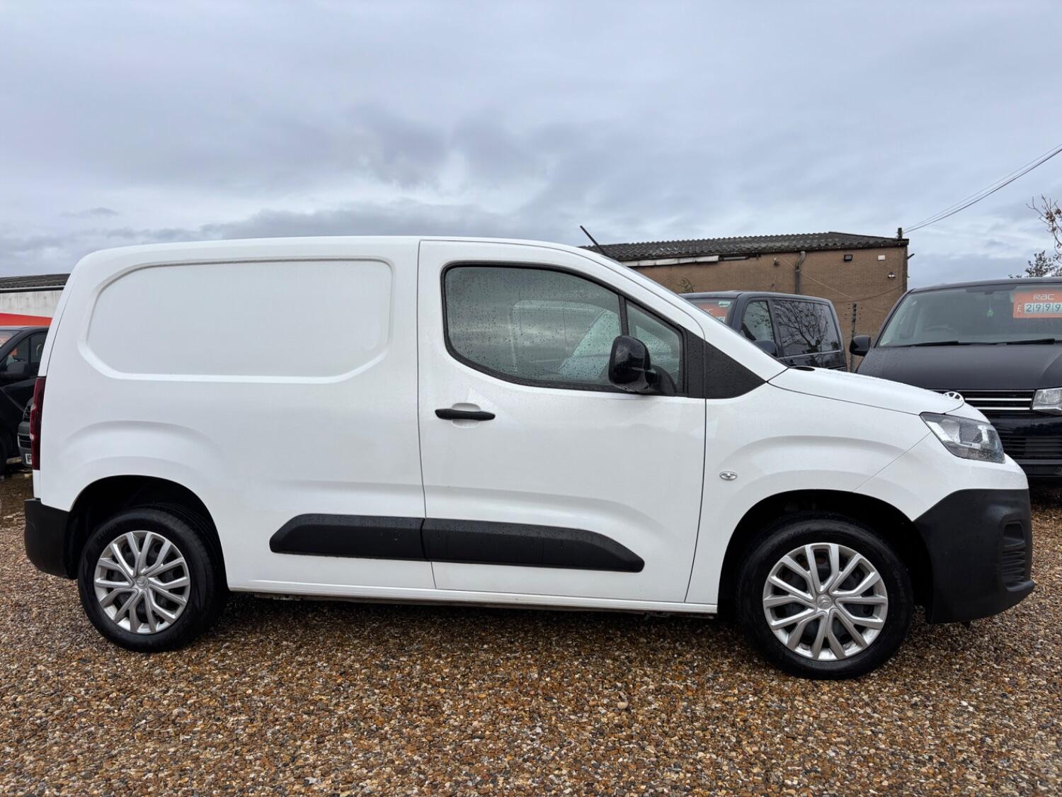 Used Citroen Berlingo 2022 for sale - 76363036: Photo 2