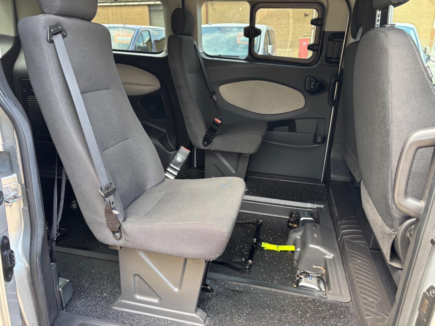 Used Ford Tourneo Custom 2017 for sale - 77314124: Photo 16