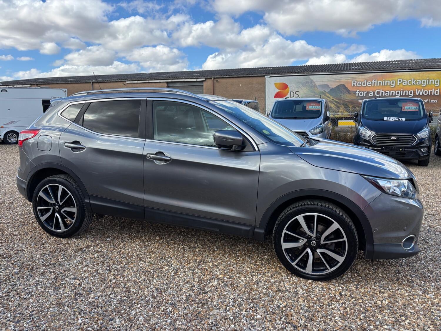 Used Nissan Qashqai 2014 for sale - 76082762: Photo 2
