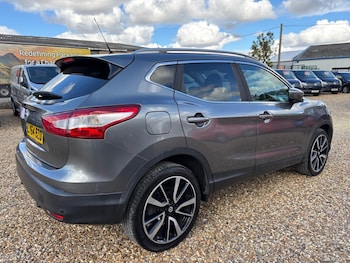 Used Nissan Qashqai 2014 for sale - 76082762: Photo
