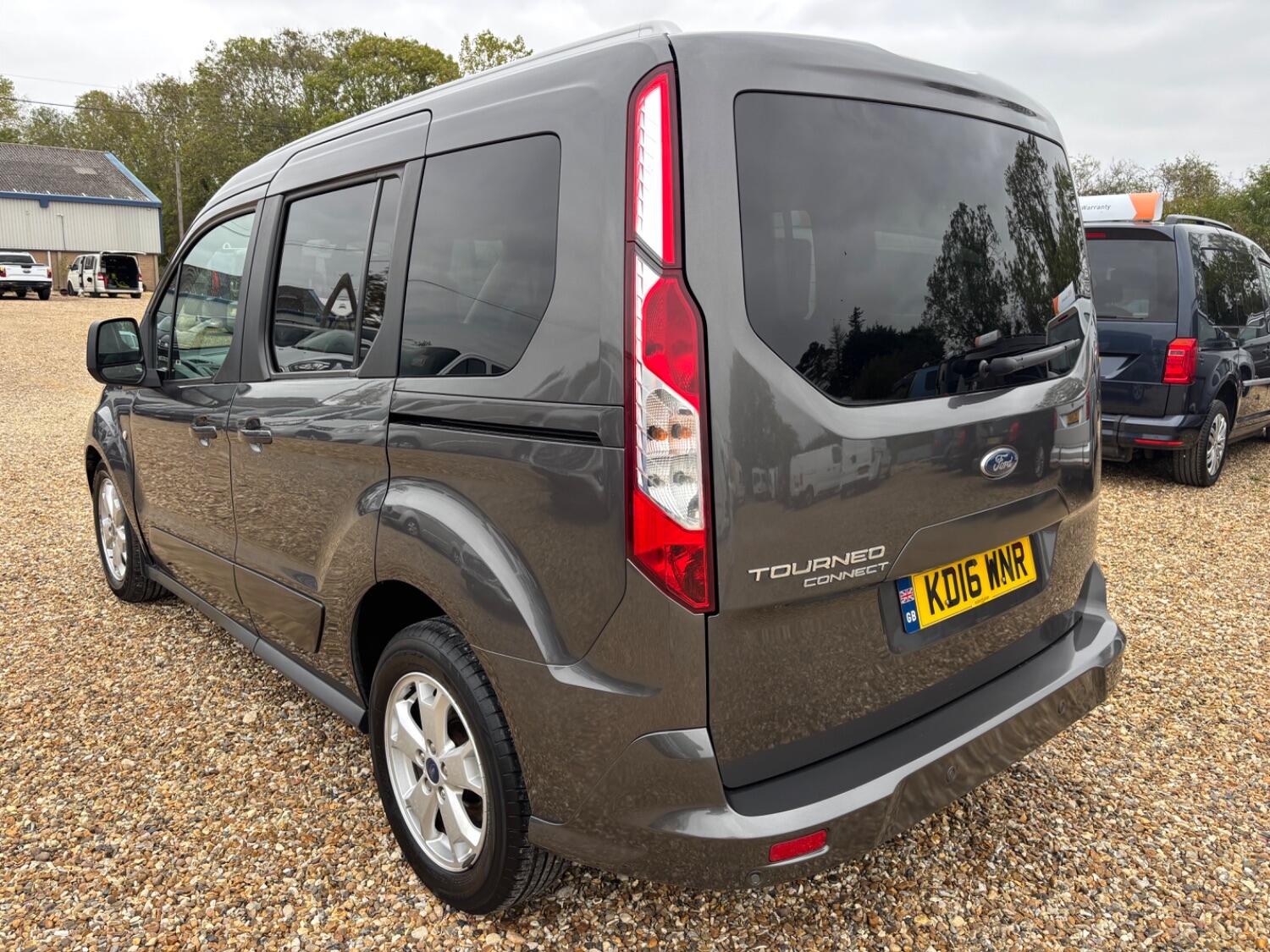 Used Ford Tourneo Connect 2016 for sale - 76762135: Photo 5