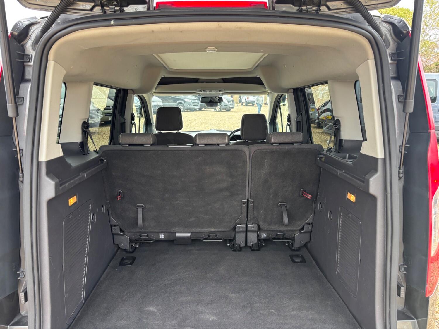 Used Ford Tourneo Connect 2016 for sale - 76762135: Photo 8