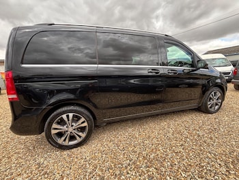 Used Mercedes-Benz V-Class 2017 for sale - 75271804: Photo