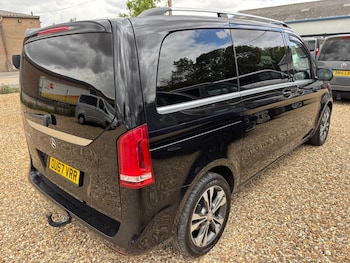 Used Mercedes-Benz V-Class 2017 for sale - 75271804: Photo