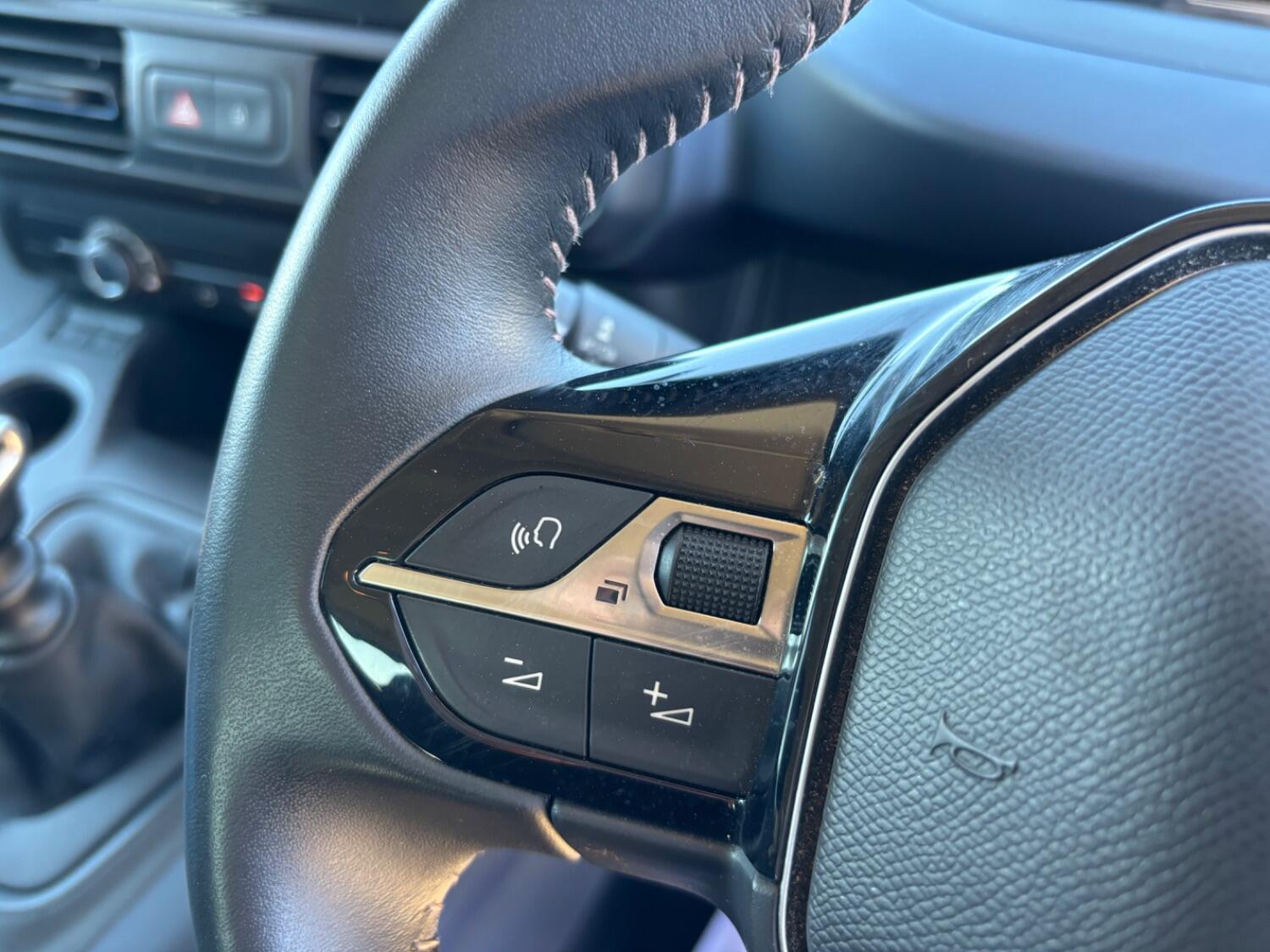 Used Peugeot Rifter 2021 for sale - 76793557: Photo 25