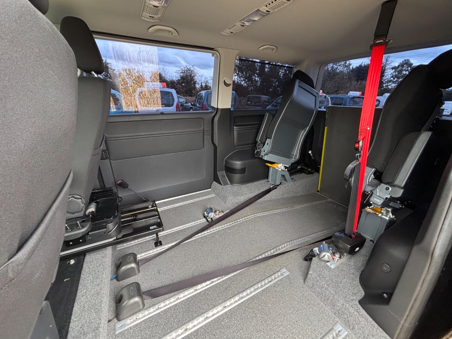 Used Volkswagen Transporter Shuttle 2020 for sale - 77314077: Photo 11