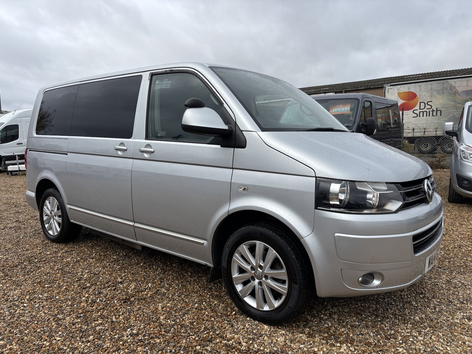 Used Volkswagen Caravelle 2014 for sale - 76525711: Photo 1