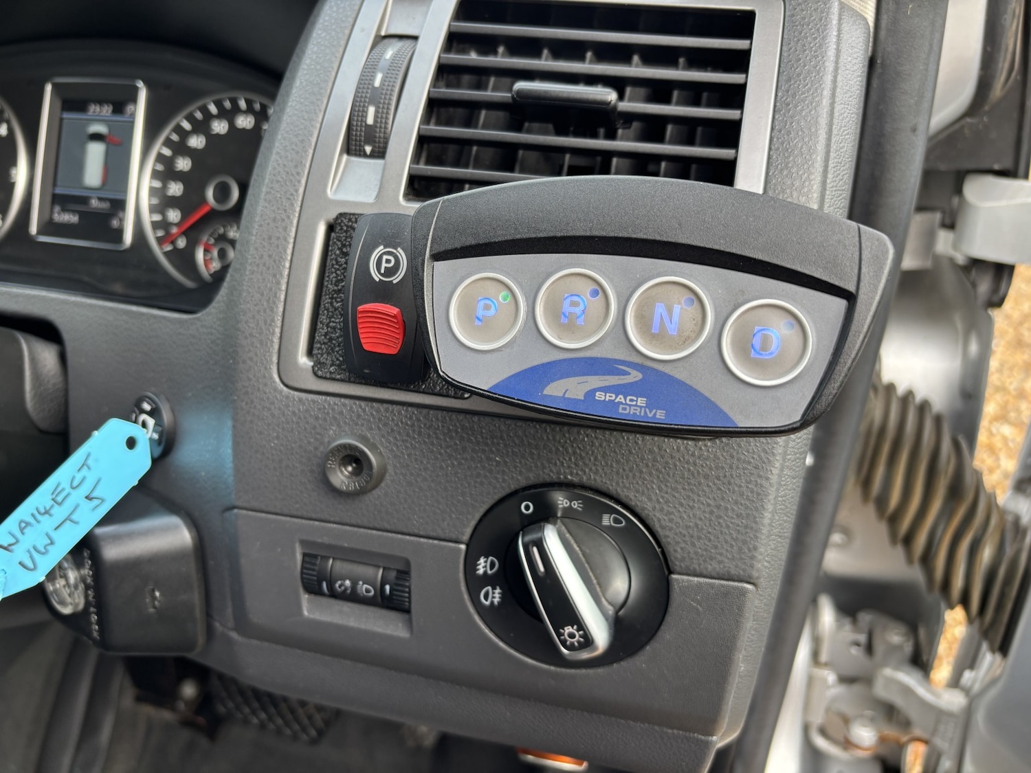 Used Volkswagen Caravelle 2014 for sale - 76525711: Photo 16