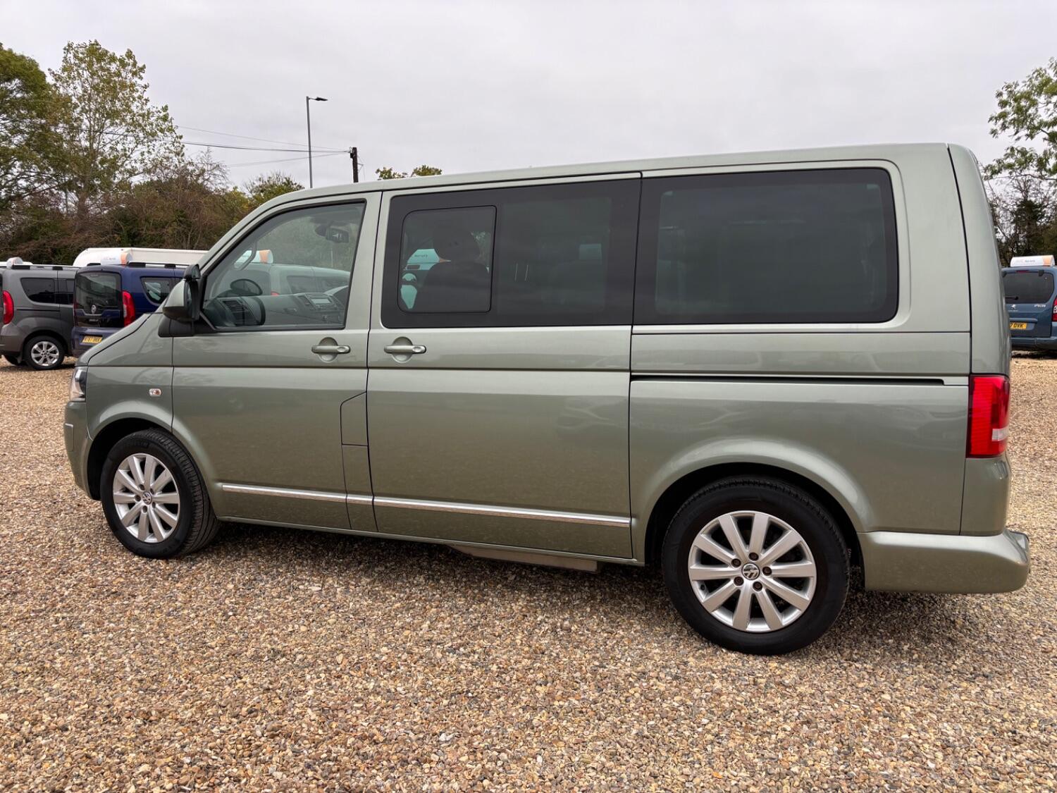 Used Volkswagen Caravelle 2011 for sale - 77313913: Photo 6