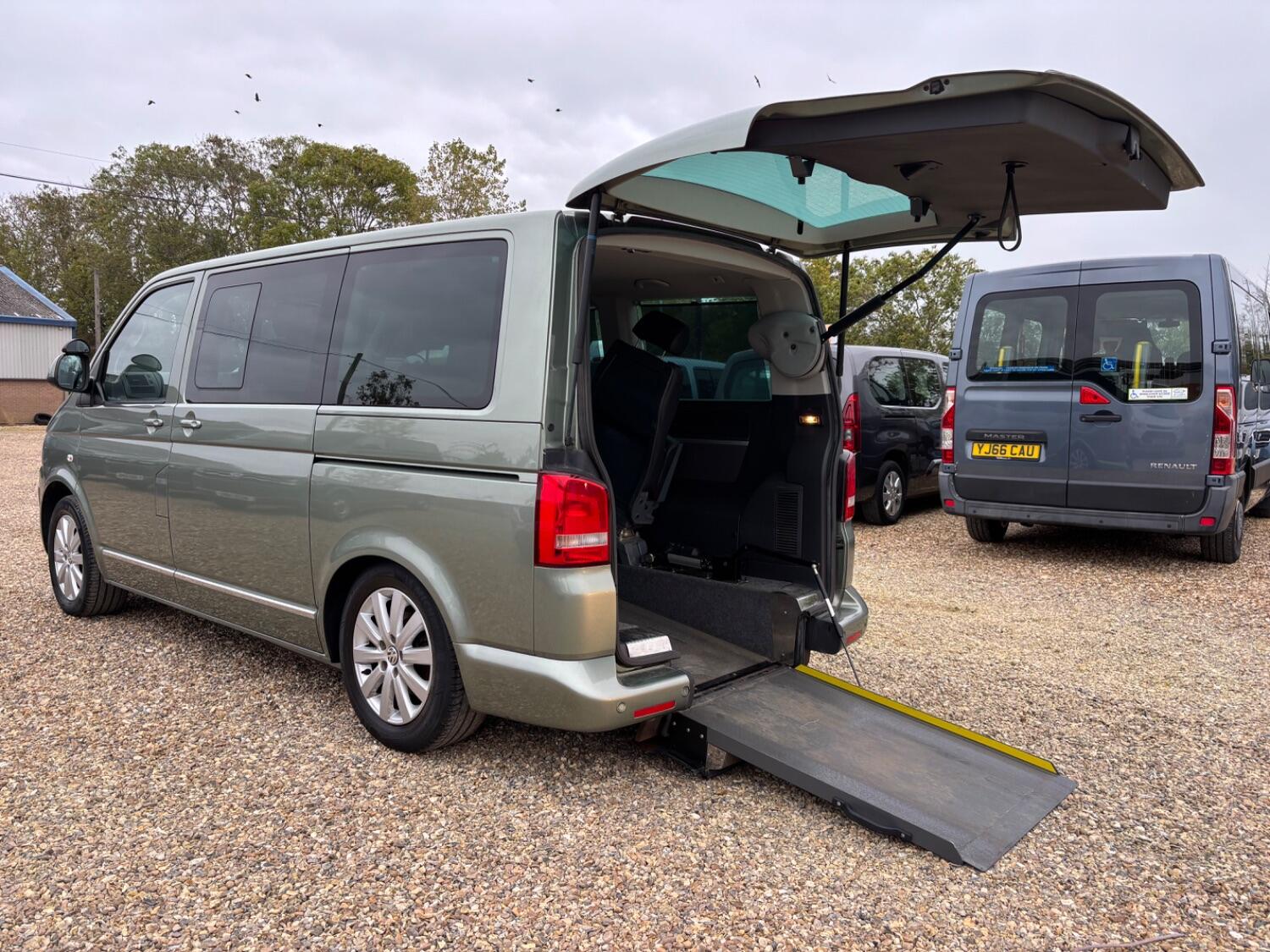 Used Volkswagen Caravelle 2011 for sale - 77313913: Photo 8