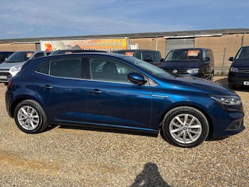 Used Renault Megane 2017 for sale - 75561518: Photo