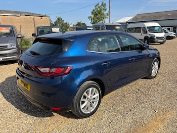 Used Renault Megane 2017 for sale - 75561518: Photo