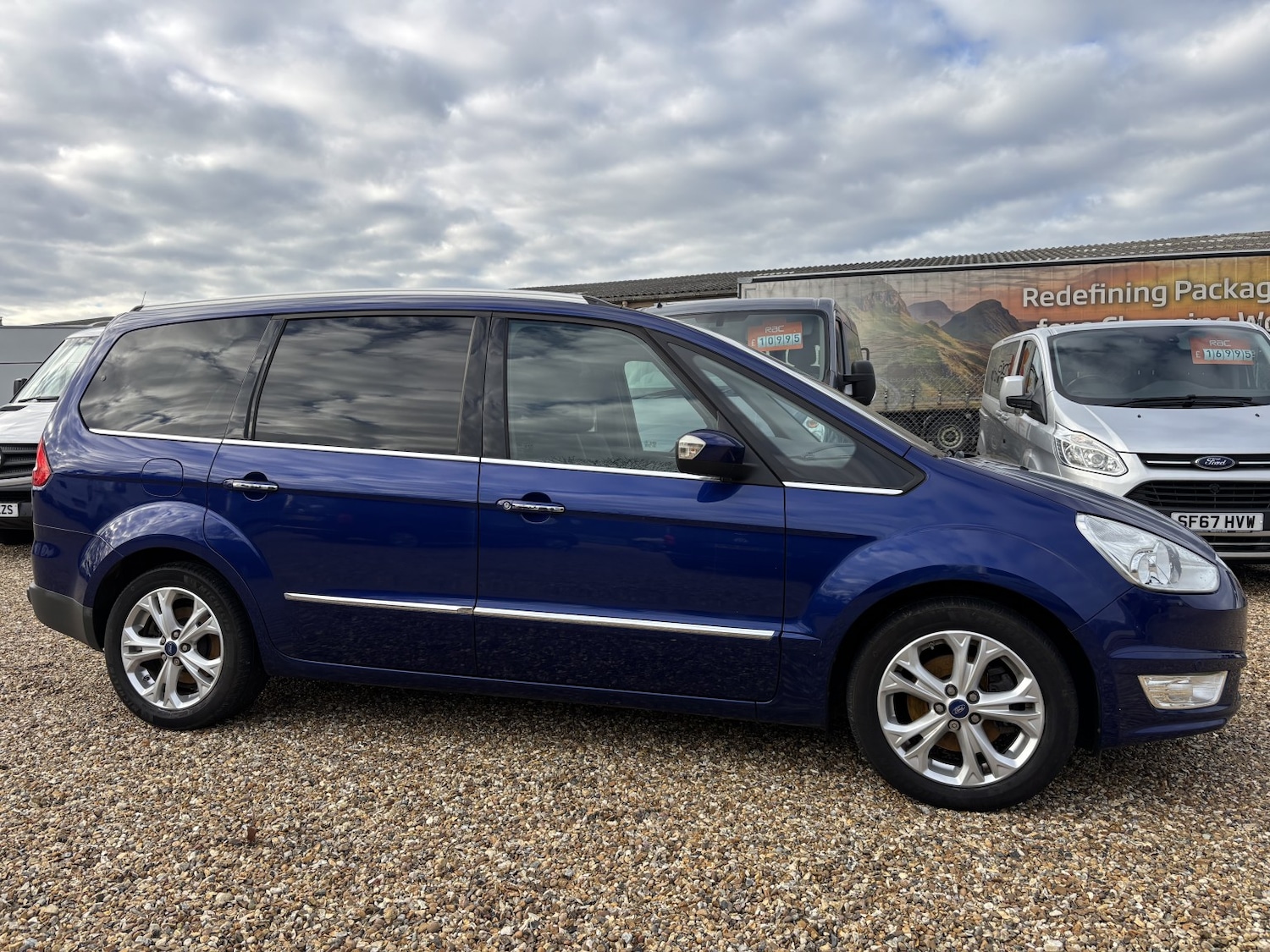 Used Ford Galaxy 2015 for sale - 76656143: Photo 2