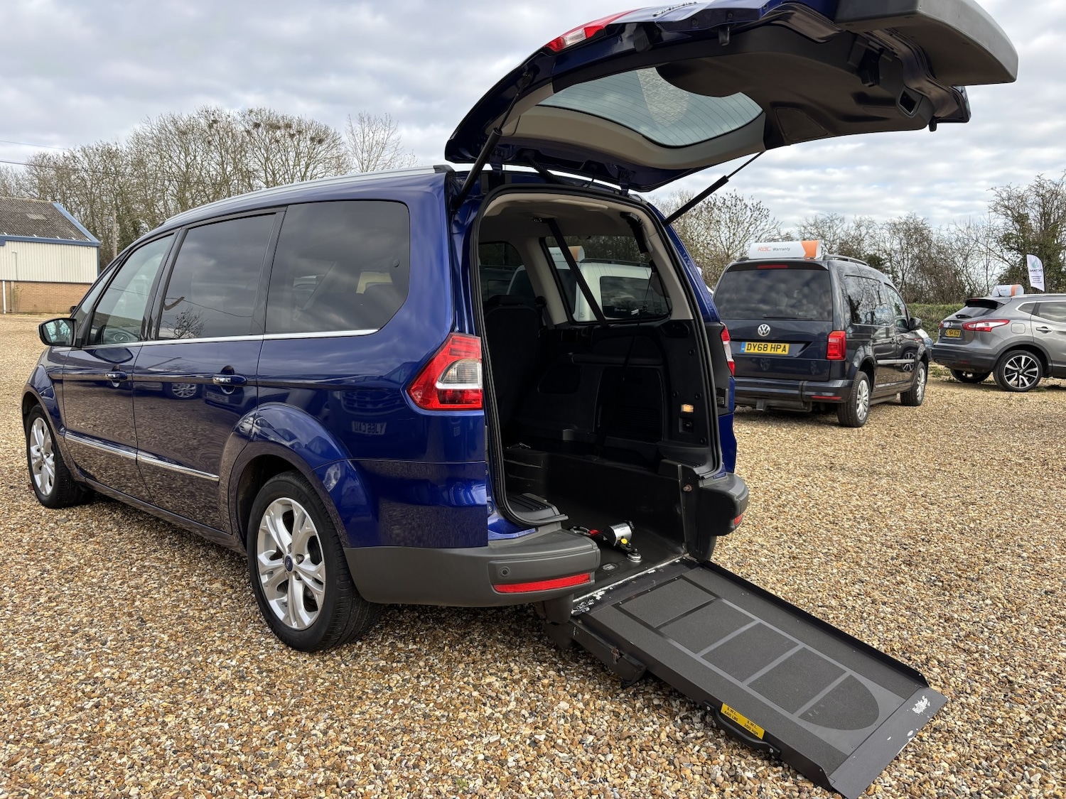 Used Ford Galaxy 2015 for sale - 76656143: Photo 8