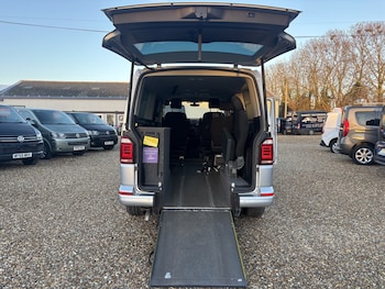 Used Volkswagen Caravelle 2017 for sale - 76718429: Photo