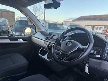 Used Volkswagen Caravelle 2017 for sale - 76718429: Photo