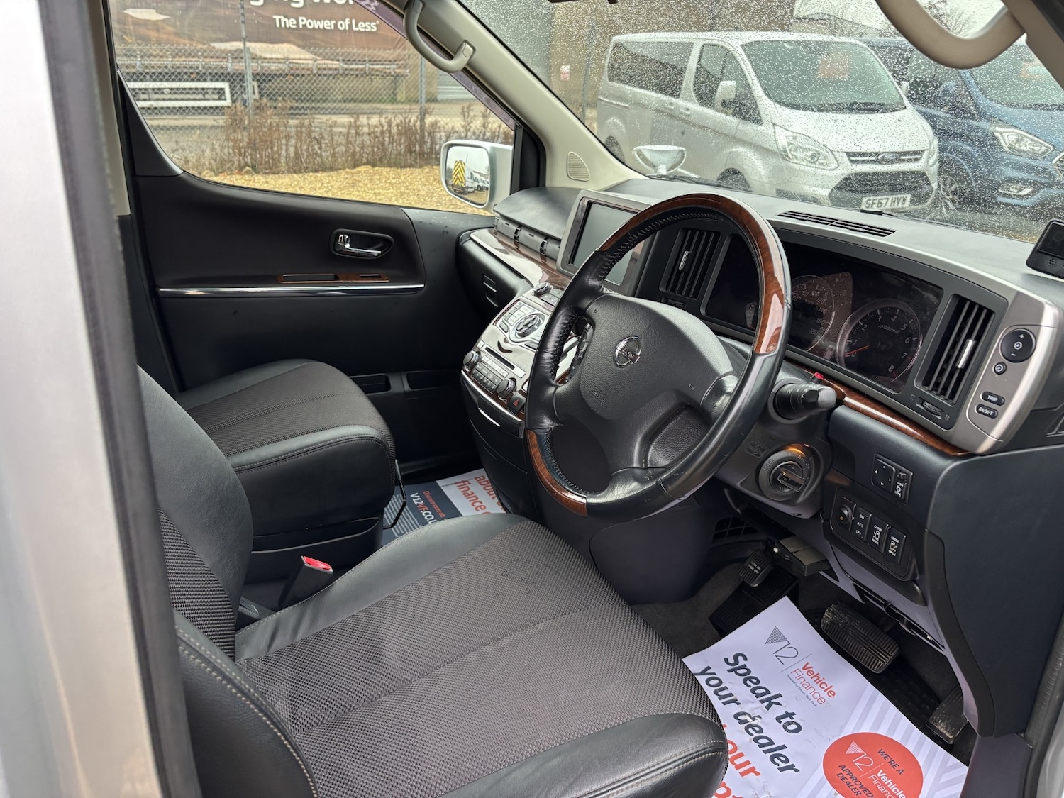 Used Nissan Elgrand 2021 for sale - 77423550: Photo 15