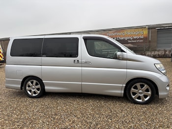 Used Nissan Elgrand 2010 for sale - 77423550: Photo