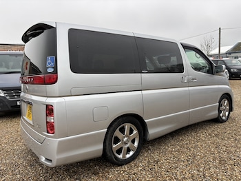 Used Nissan Elgrand 2010 for sale - 77423550: Photo