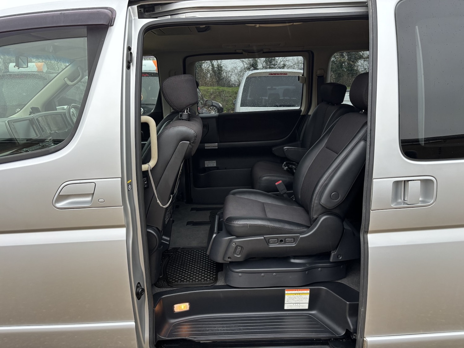 Used Nissan Elgrand 2021 for sale - 77423550: Photo 9