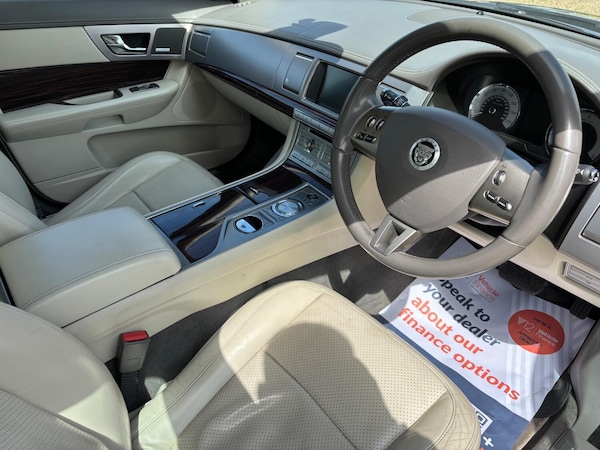 Used Jaguar XF 2009 for sale - 75391159: Photo 14