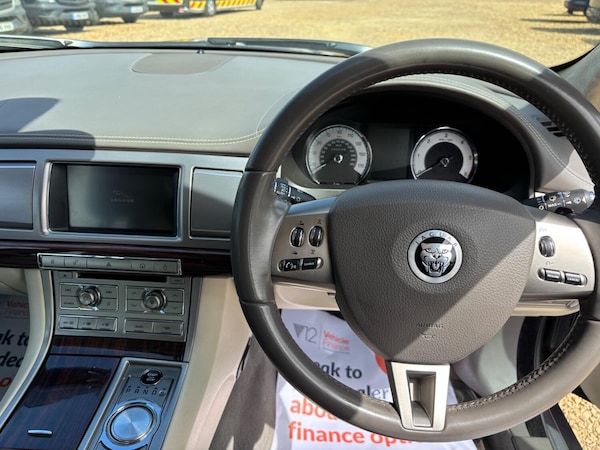 Used Jaguar XF 2009 for sale - 75391159: Photo 15