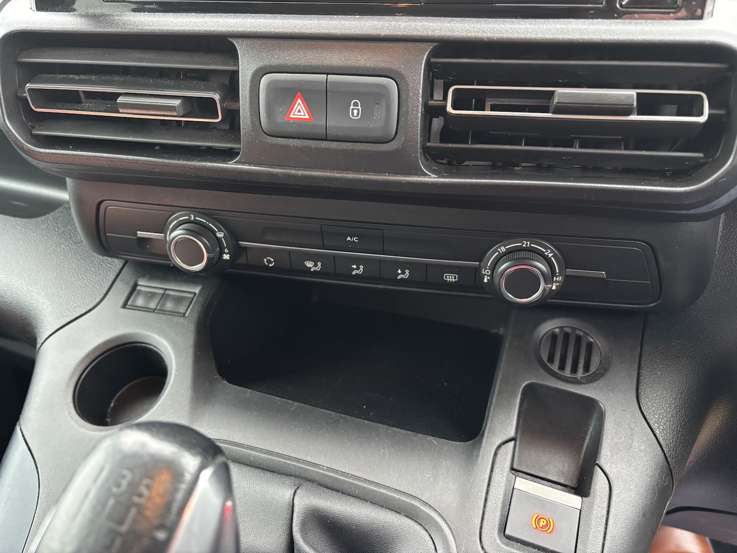 Used Peugeot Rifter 2020 for sale - 77336275: Photo 16