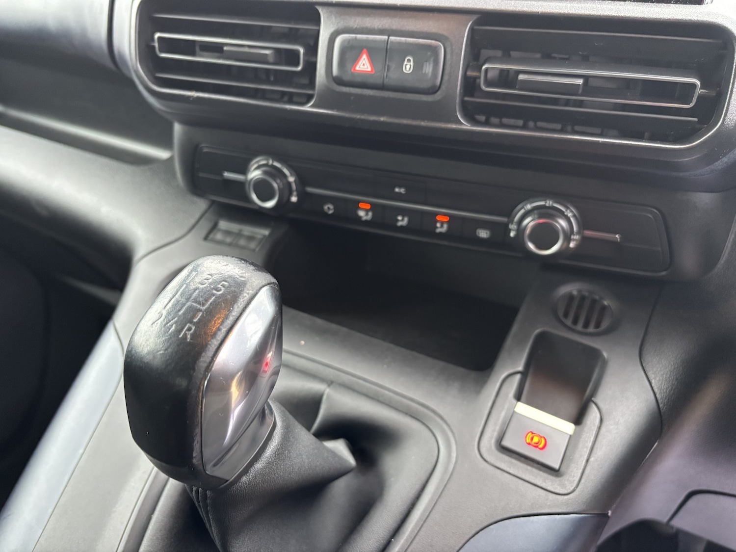 Used Peugeot Rifter 2020 for sale - 77336291: Photo 20