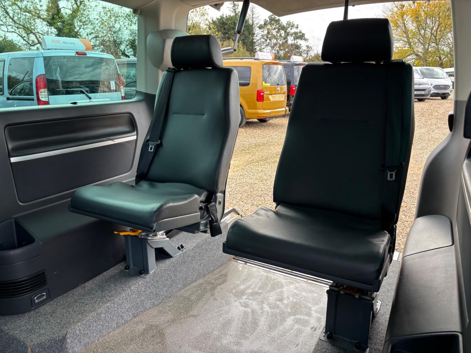 Used Volkswagen Caravelle 2013 for sale - 76407605: Photo 12