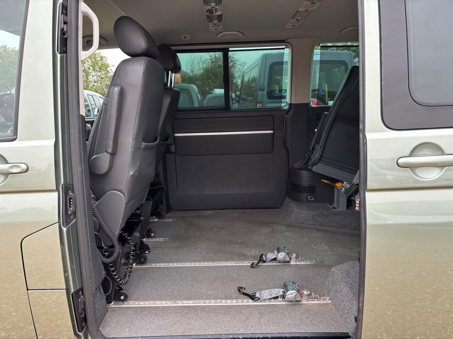 Used Volkswagen Caravelle 2011 for sale - 76591541: Photo 10