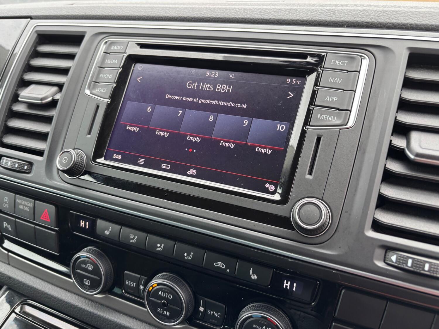 Used Volkswagen Caravelle 2017 for sale - 76363033: Photo 17