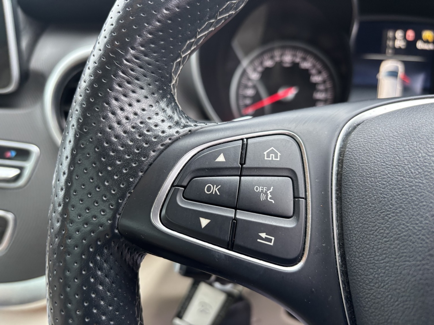 Used Mercedes-Benz V-Class 2019 for sale - 77336261: Photo 28