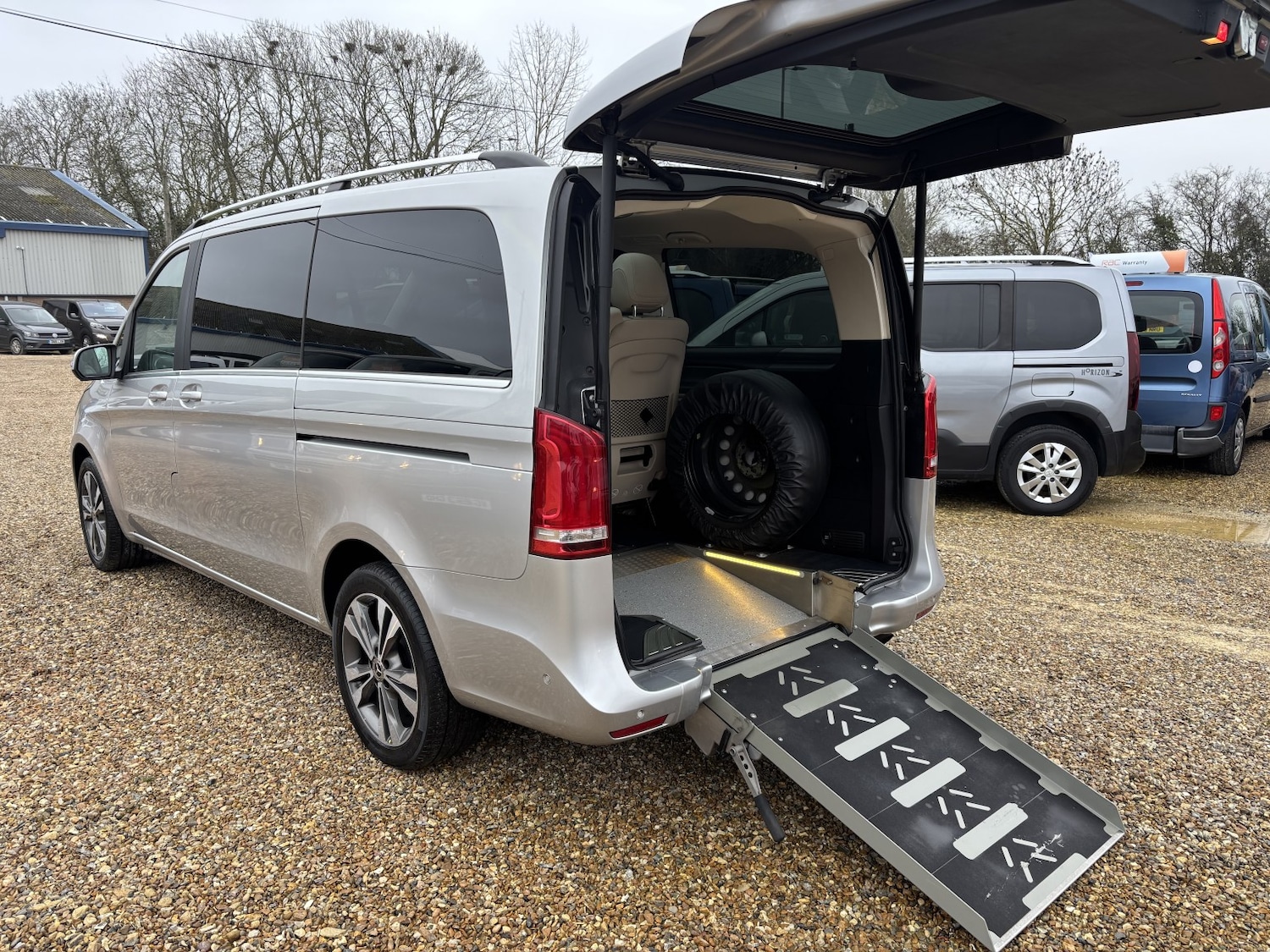 Used Mercedes-Benz V-Class 2019 for sale - 77336261: Photo 8