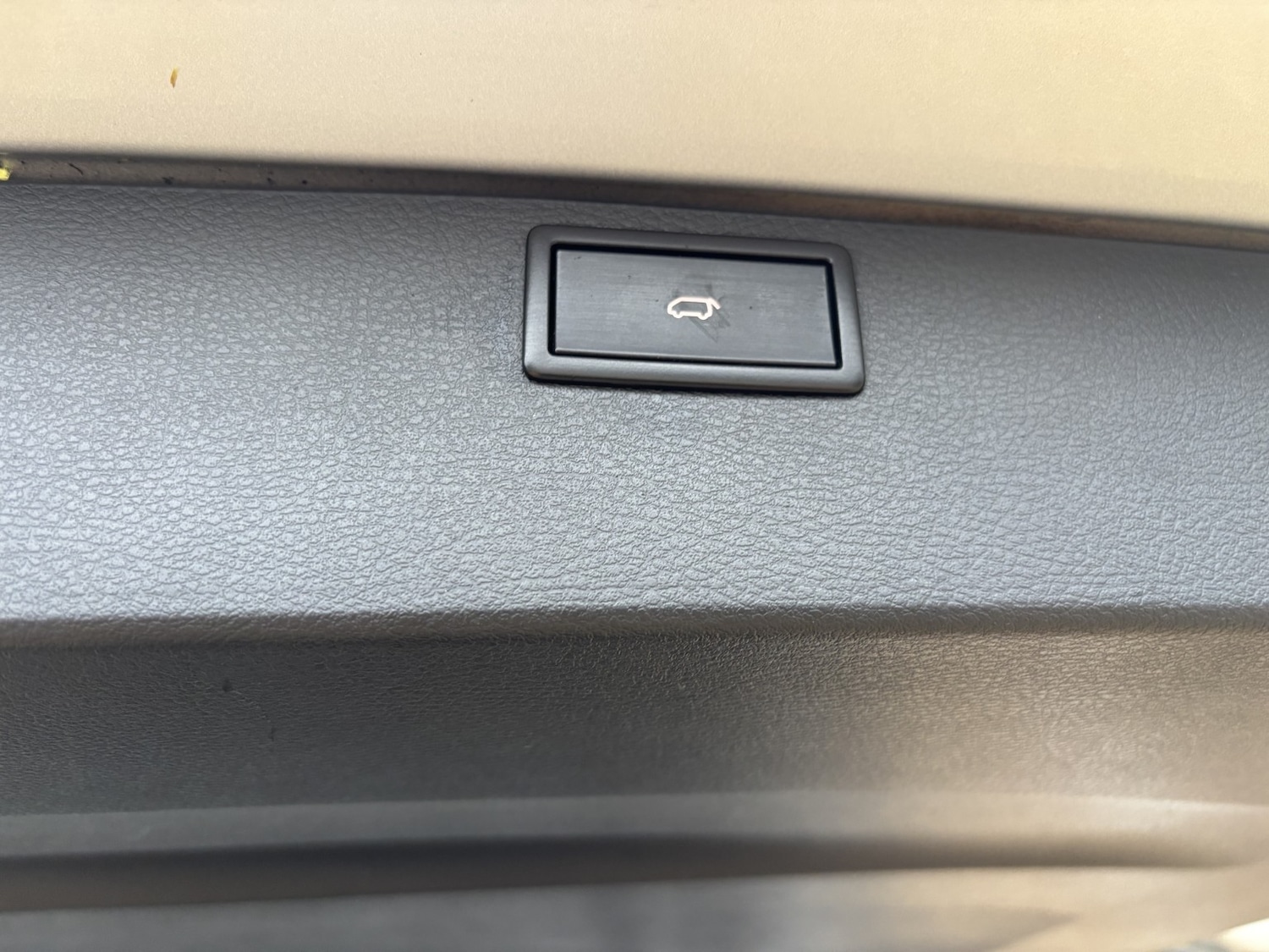 Used Volkswagen Caravelle 2017 for sale - 77313905: Photo 10