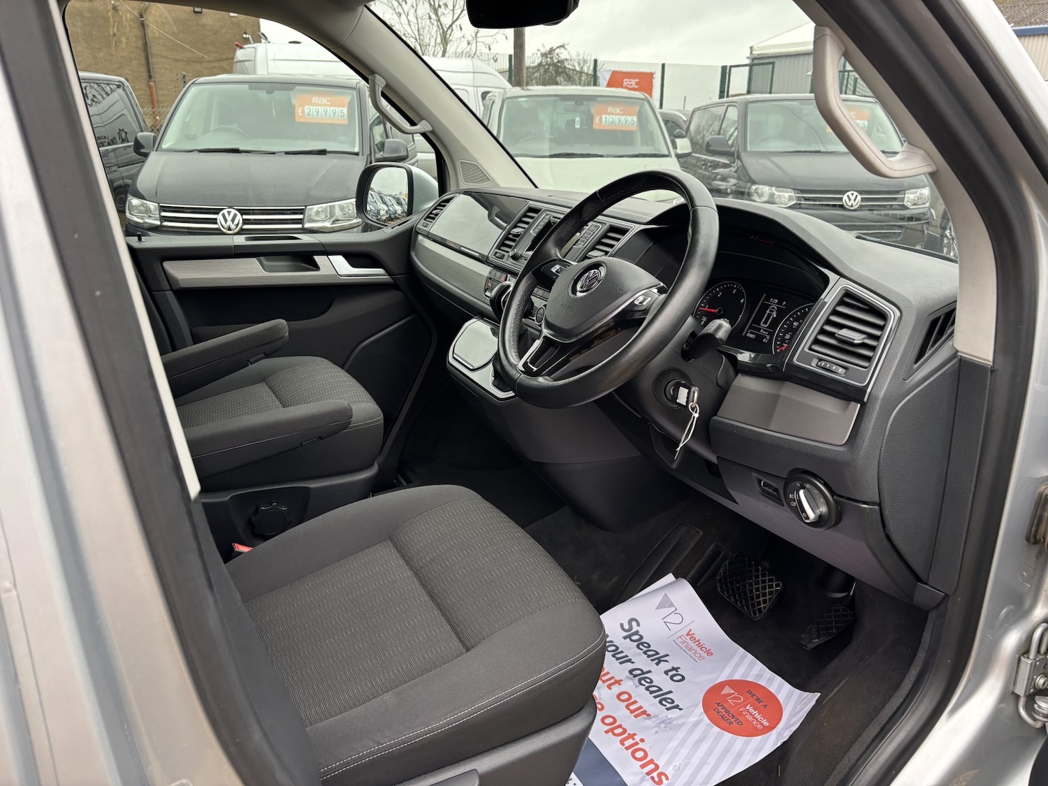 Used Volkswagen Caravelle 2017 for sale - 77313905: Photo 16