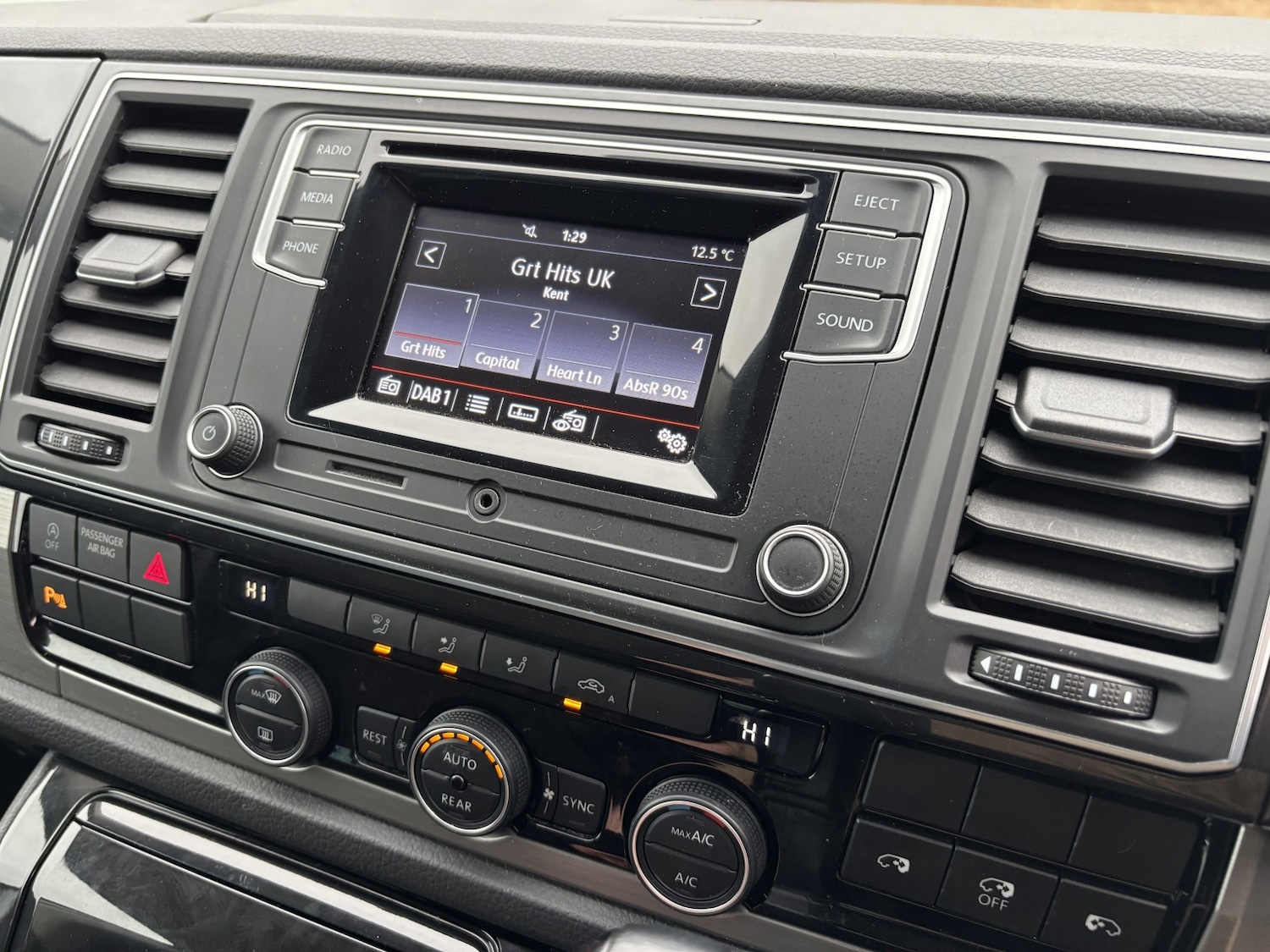 Used Volkswagen Caravelle 2017 for sale - 77313905: Photo 21