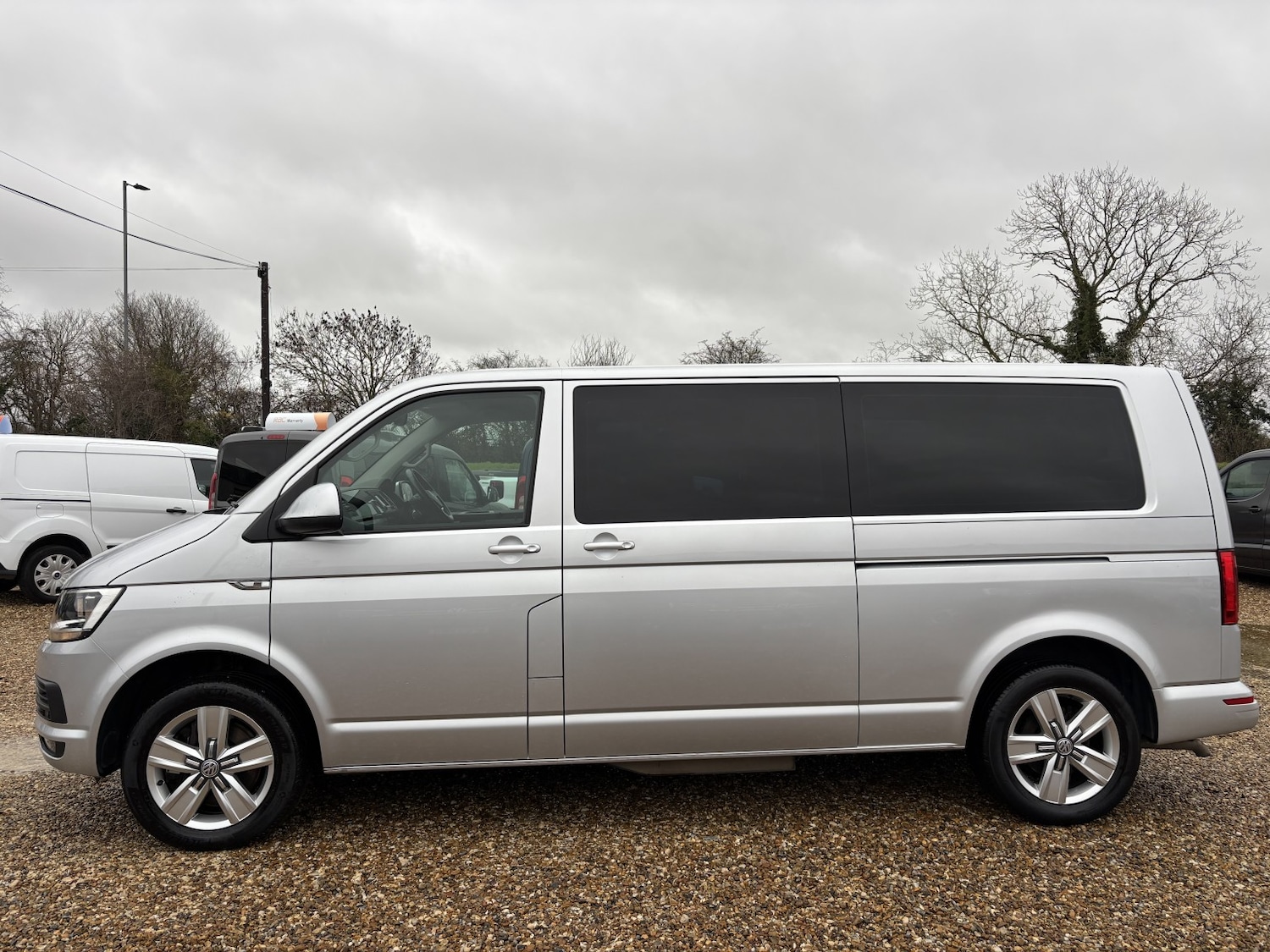 Used Volkswagen Caravelle 2017 for sale - 77313905: Photo 6