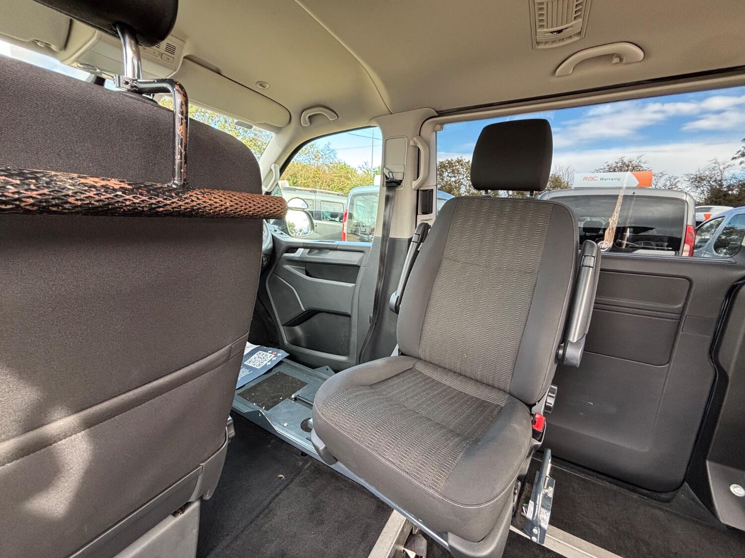 Used Volkswagen Transporter Shuttle 2018 for sale - 77314112: Photo 12