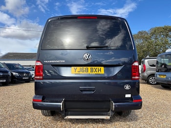 Used Volkswagen Transporter Shuttle 2018 for sale - 77314112: Photo