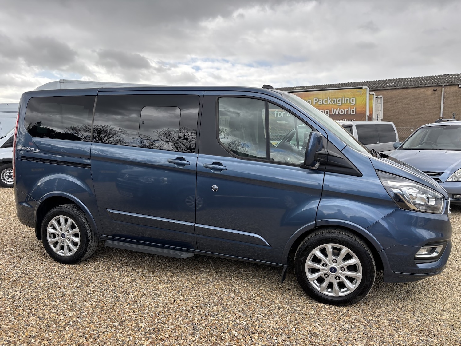 Used Ford Tourneo Custom 2020 for sale - 78077901: Photo 2