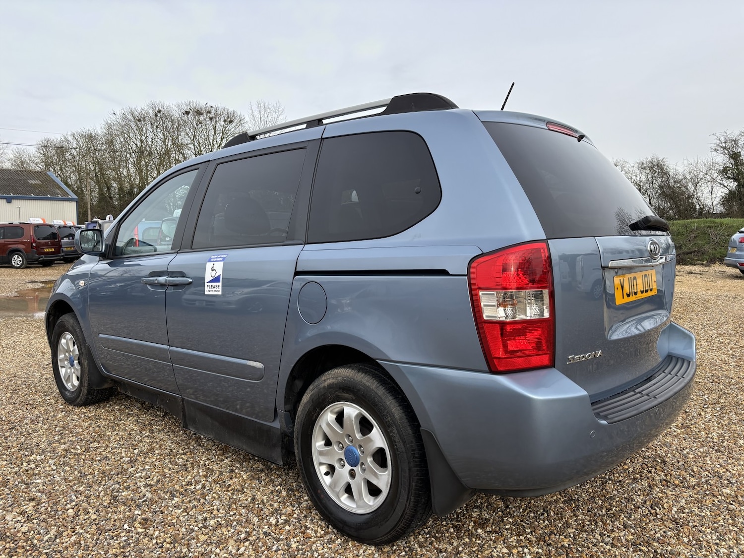 Used Kia Sedona 2010 for sale - 77945764: Photo 3