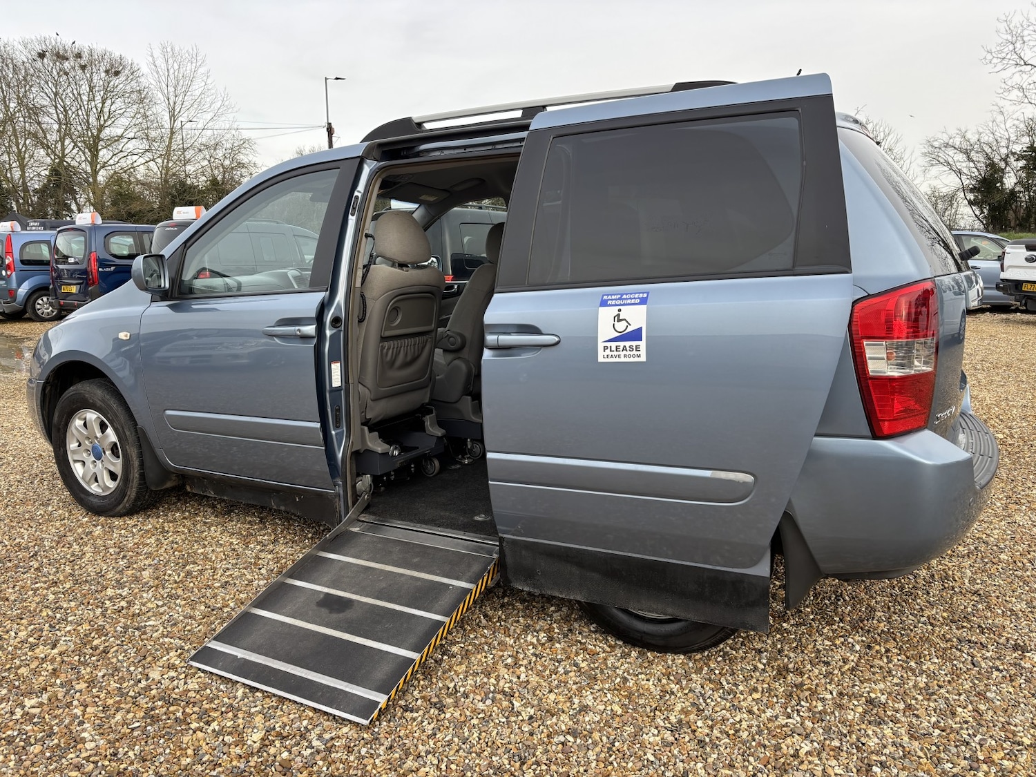 Used Kia Sedona 2010 for sale - 77945764: Photo 6