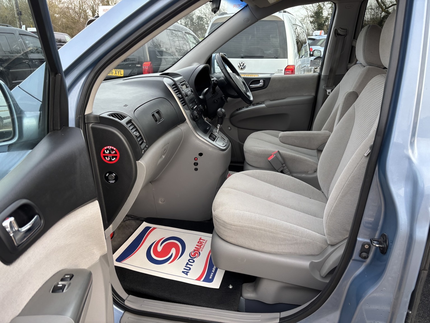 Used Kia Sedona 2010 for sale - 77945764: Photo 9