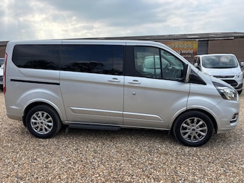 Used Ford Tourneo Custom 2019 for sale - 76769125: Photo