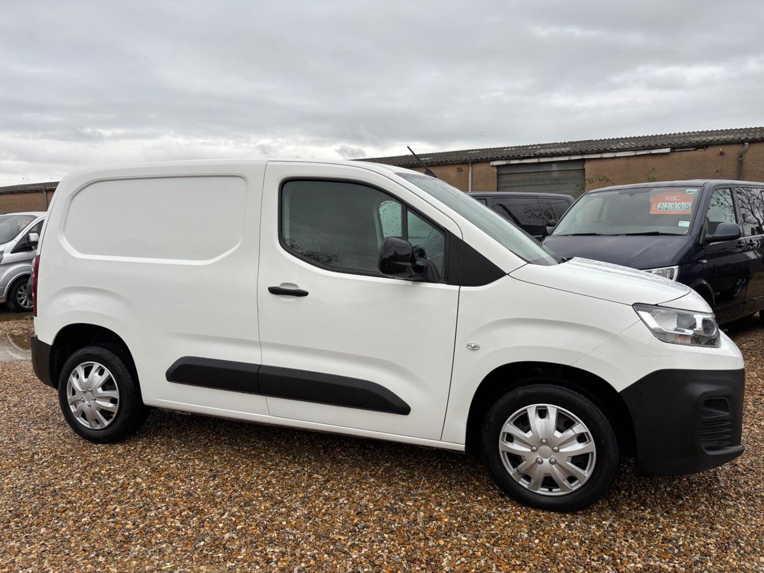 Used Citroen Berlingo 2022 for sale - 76363043: Photo 2