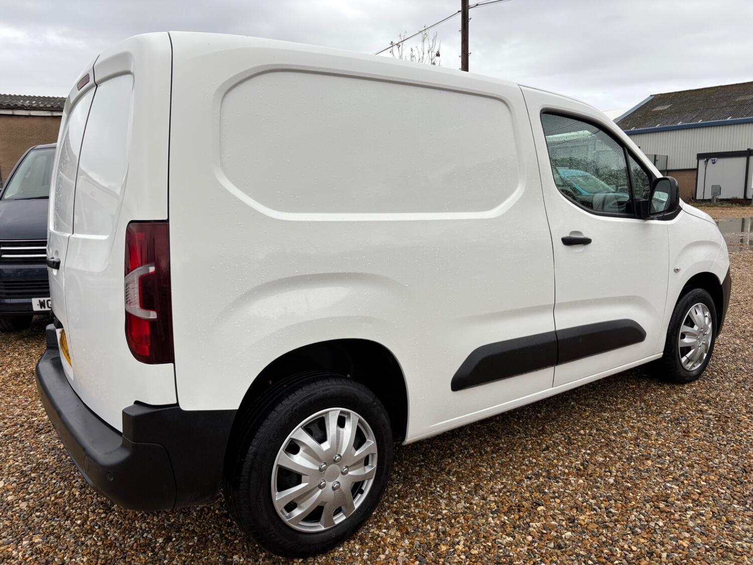 Used Citroen Berlingo 2022 for sale - 76363043: Photo 3